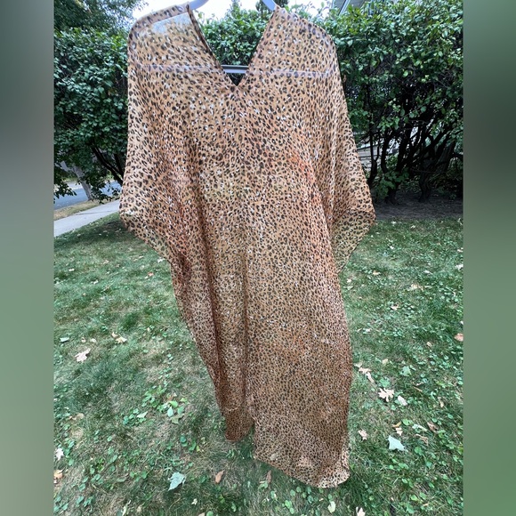 🐆⛱️👙V-Neck Sheer Maxi Leopard Print Swimsuit Cover Up / Poncho / Beach & Pool - Picture 16 of 17